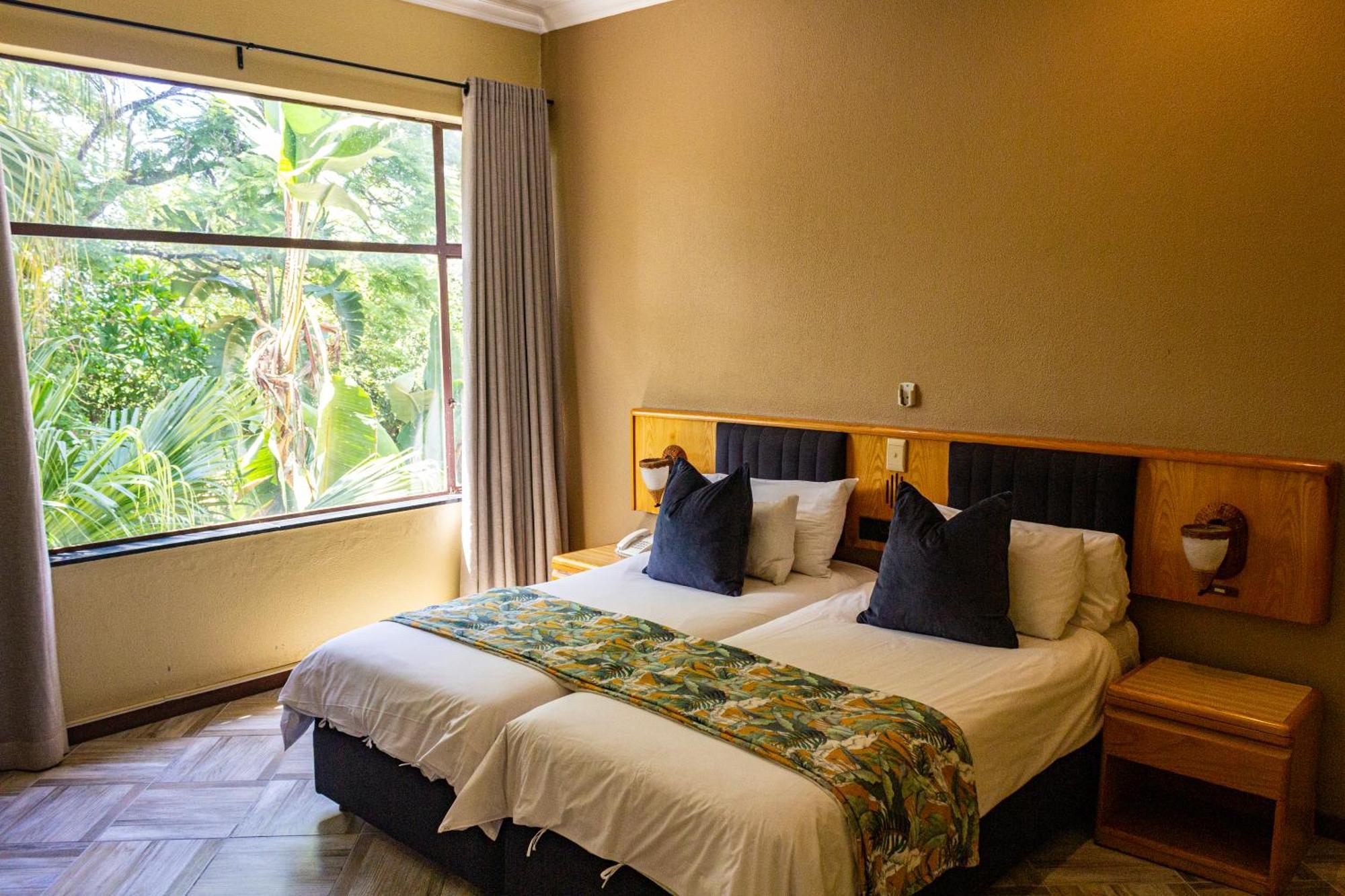 Hotel Numbi & Garden Suites Hazyview Exterior photo